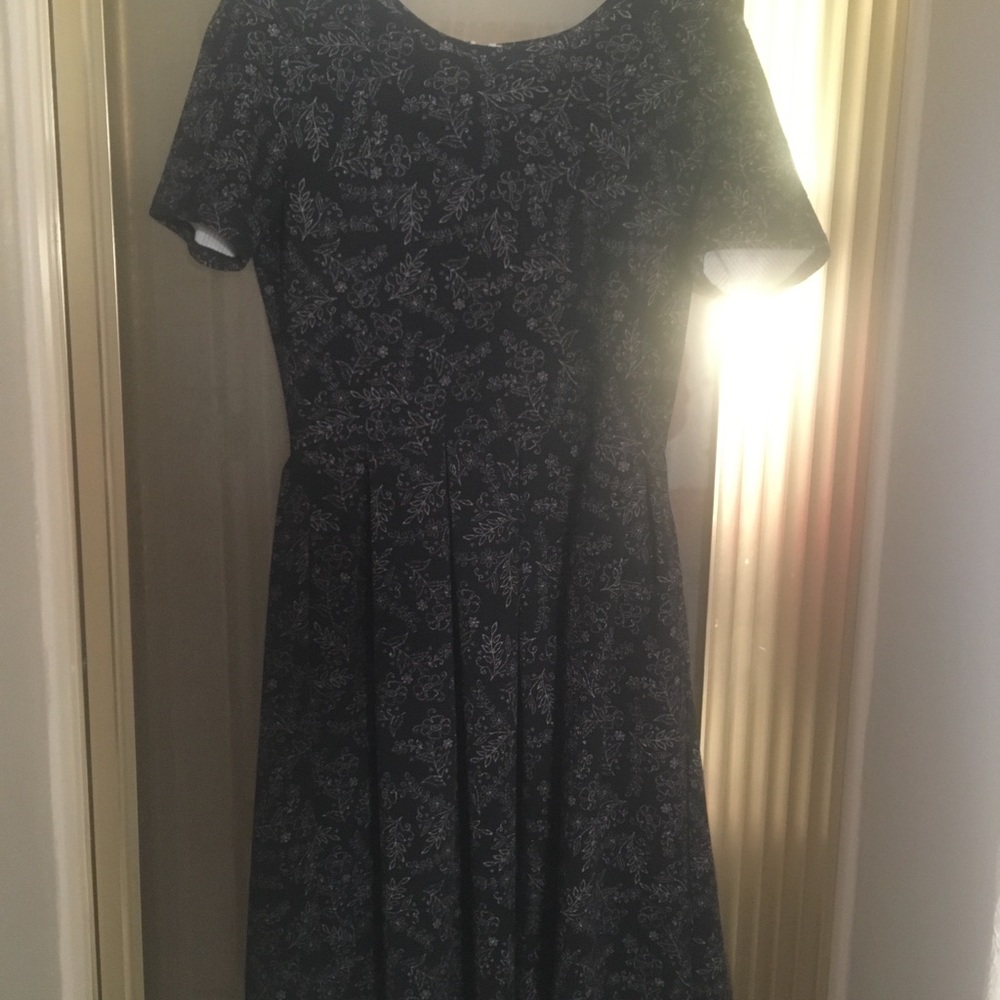 Amelia black and white flower dress